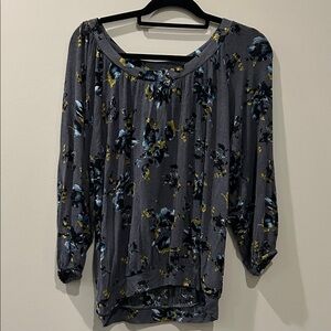 Chic Floral Women's Blouse in Gray